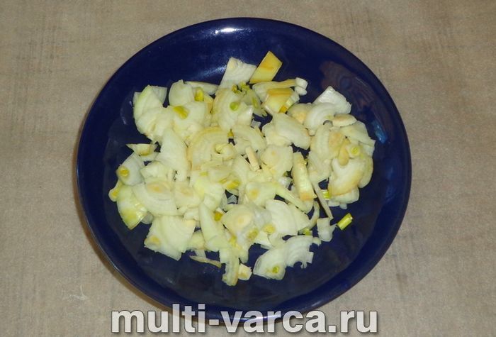 Картопля з кабачками в мультиварці