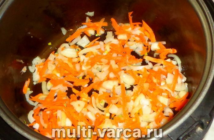 Картопля з кабачками в мультиварці