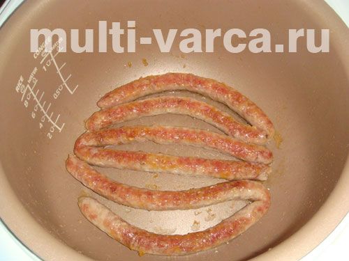 Ковбаски-гриль із картоплею в мультиварці