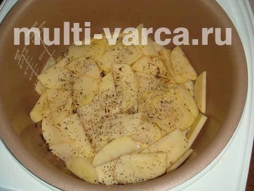 Ковбаски-гриль із картоплею в мультиварці