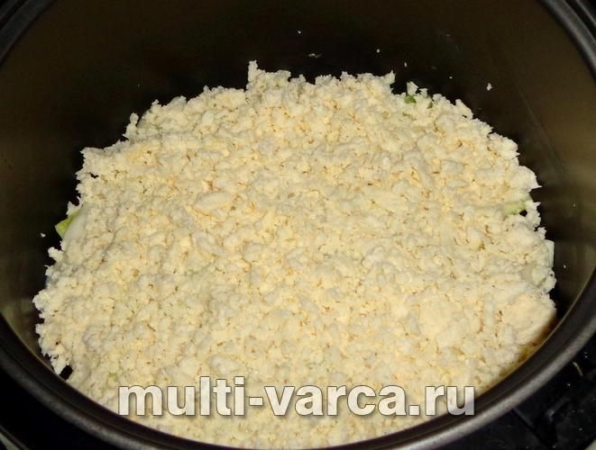 Куряча запіканка з кабачками в мультиварці