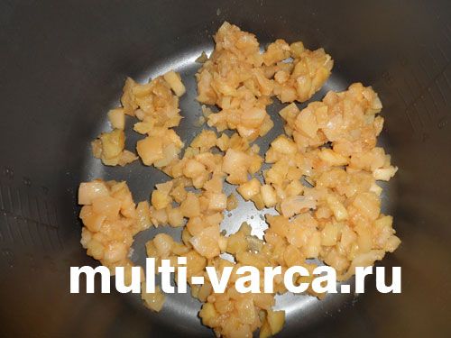 Листковий штрудель із яблуками в мультиварці