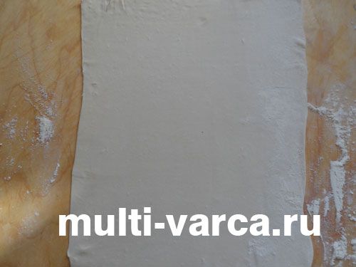 Листковий штрудель із яблуками в мультиварці