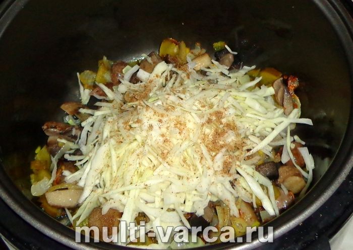 Солянка з грибами в мультиварці