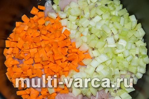 Суп із селерою та куркою