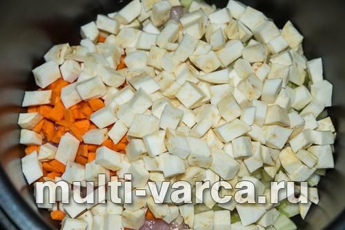 Суп із селерою та куркою