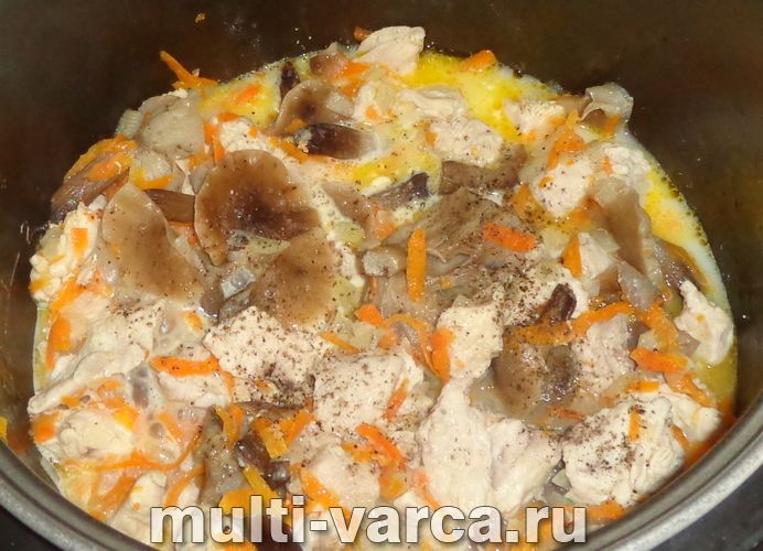 Індичка з грибами в мультиварці