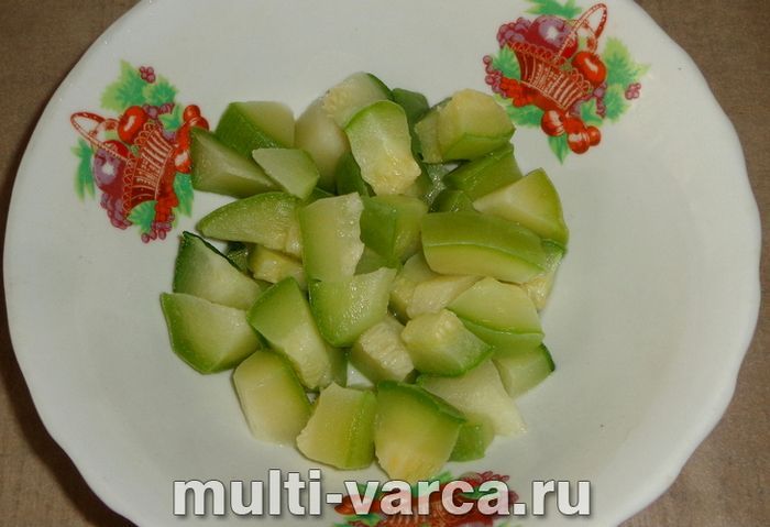 Картопля з кабачками в мультиварці