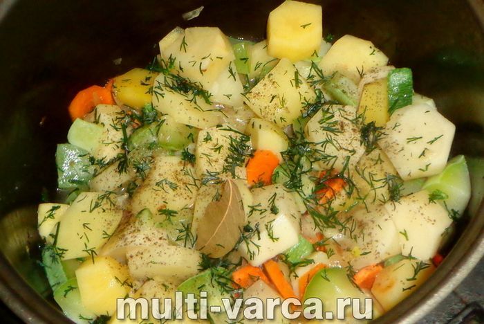 Картопля з кабачками в мультиварці