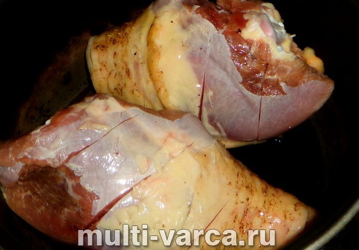 Ніжки індички в мультиварці