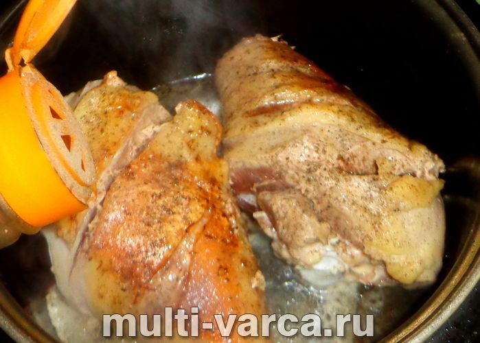 Ніжки індички в мультиварці
