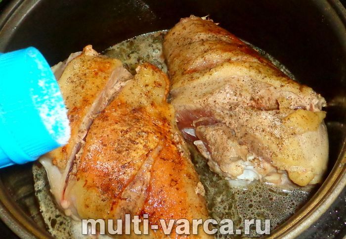 Ніжки індички в мультиварці