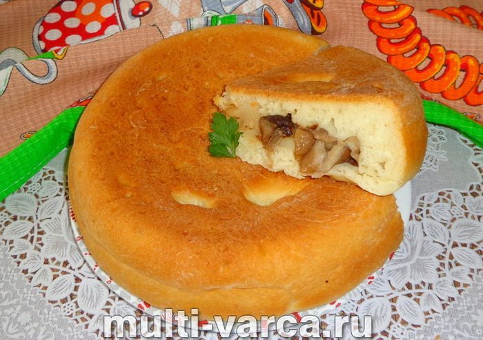 Пиріг із картоплею та грибами в мультиварці