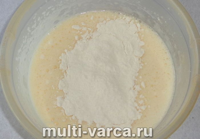 Пиріг на ряжанці в мультиварці