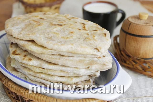 Пиріжки на сухій сковороді з картоплею