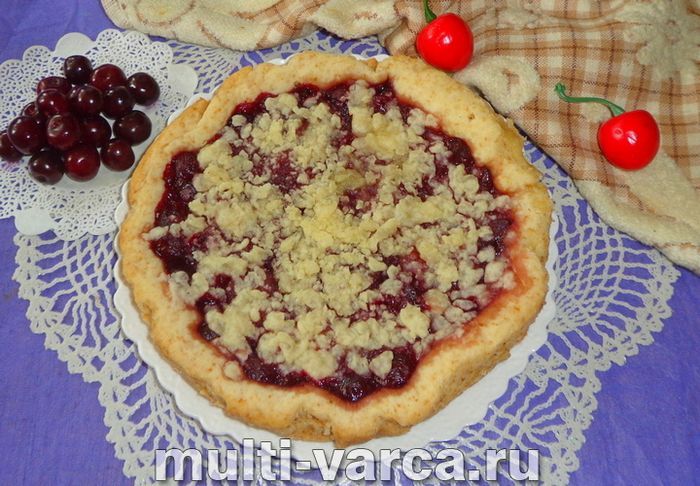 Пісочний пиріг із вишнею в мультиварці
