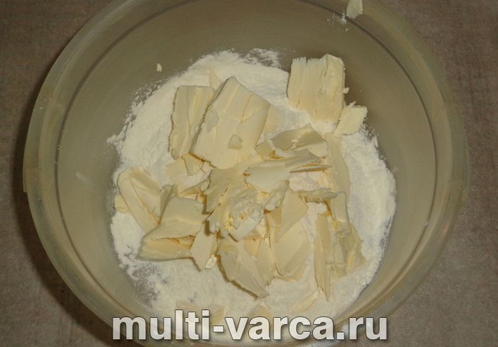 Пісочний пиріг із вишнею в мультиварці