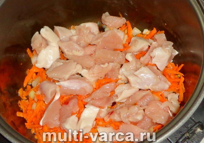 Плов із перловки з куркою в мультиварці