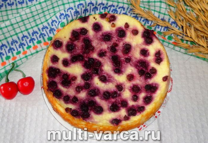 Сирна запіканка з ягодами в мультиварці