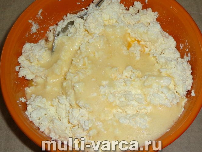 Сирна запіканка з курагою в мультиварці