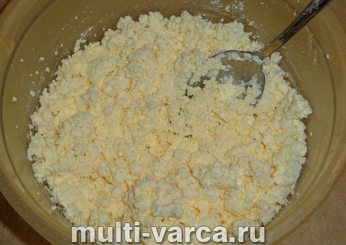 Сирна запіканка зі сливою в мультиварці