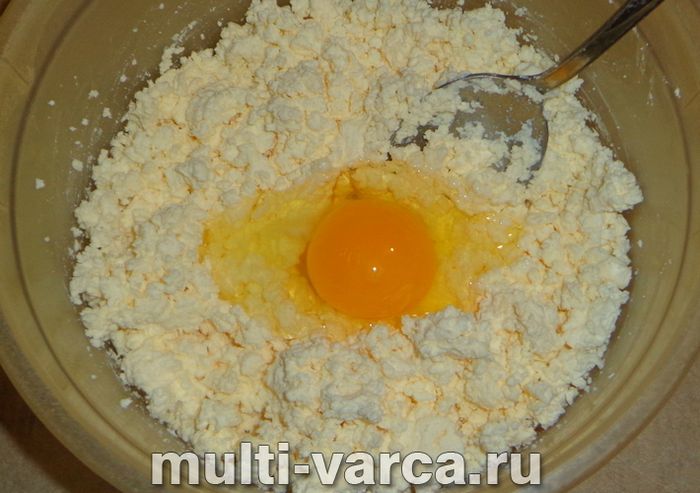 Сирна запіканка зі сливою в мультиварці