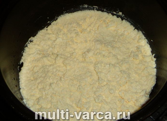 Сирна запіканка зі сливою в мультиварці