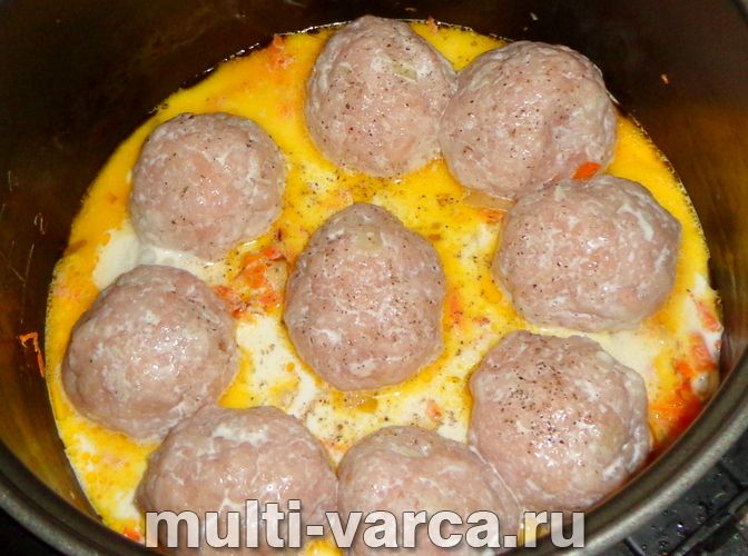 Тефтелі у вершковому соусі в мультиварці