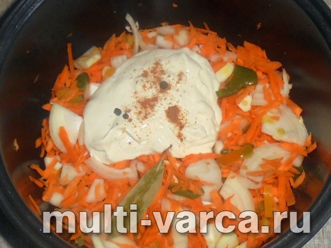 Тушкована морква з цибулею в мультиварці