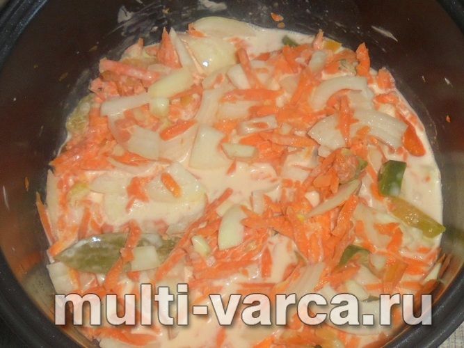 Тушкована морква з цибулею в мультиварці