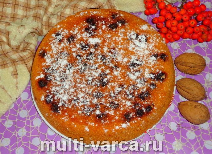 Ванільний бісквіт із родзинками в мультиварці