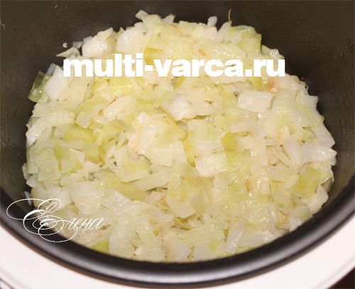 Заливний капустяний пиріг у мультиварці