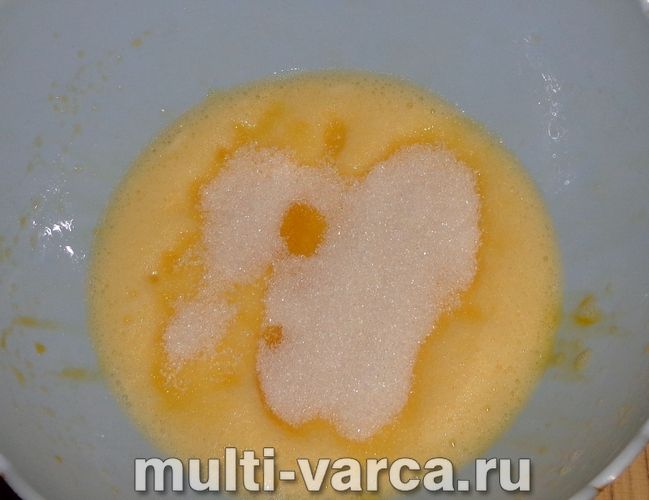 Бісквіт на газованій воді в мультиварці