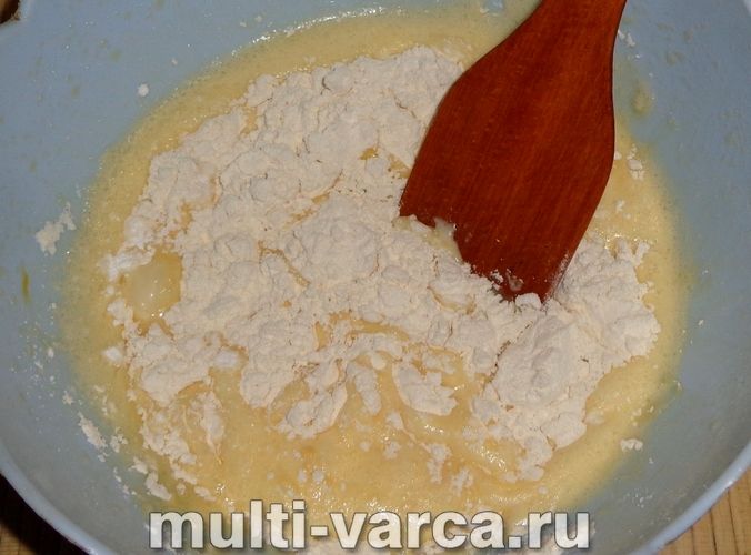 Бісквіт на газованій воді в мультиварці