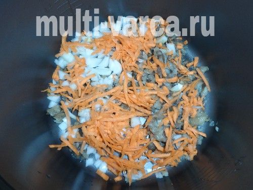 Долма в томатно-грибній підливі