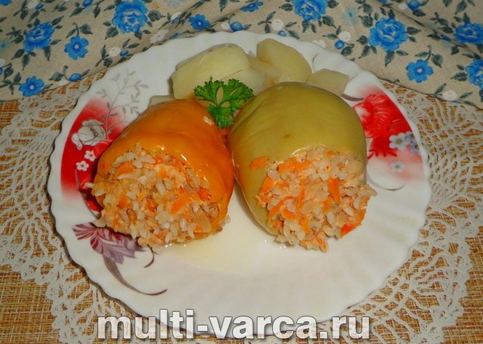 Фарширований перець із картоплею в мультиварці
