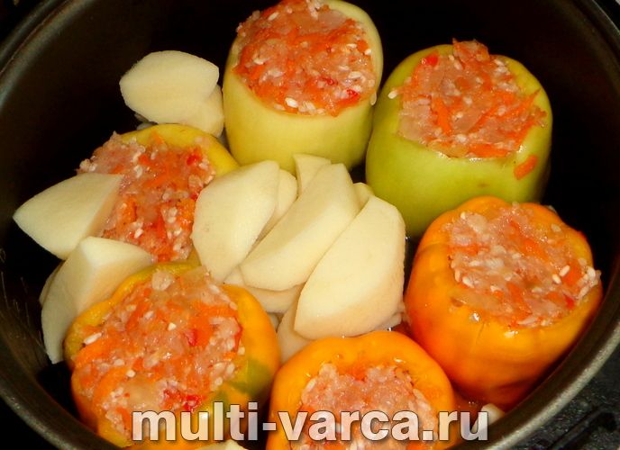Фарширований перець із картоплею в мультиварці
