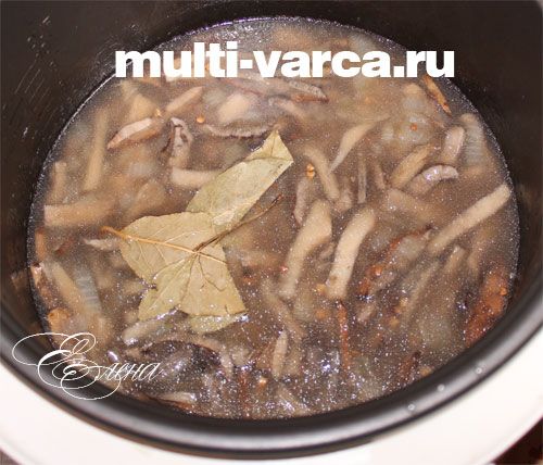 Гриби з гречкою в мультиварці