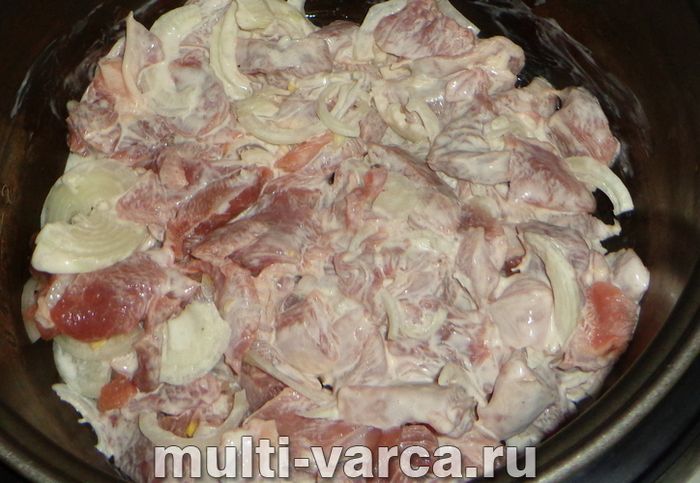 Індичка з помідорами в мультиварці