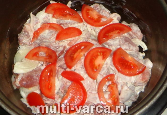 Індичка з помідорами в мультиварці