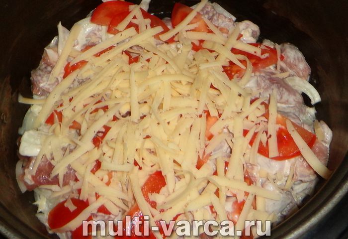Індичка з помідорами в мультиварці