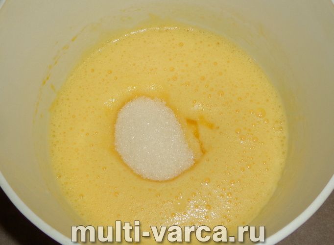 Кекс із курагою в мультиварці