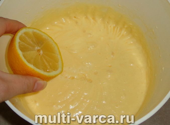 Кекс із курагою в мультиварці