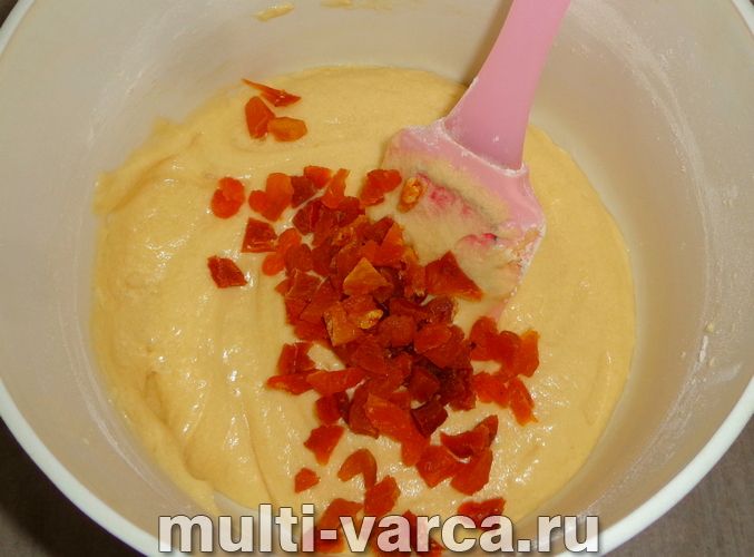 Кекс із курагою в мультиварці