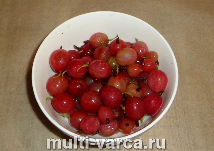 Компот із аґрусу в мультиварці