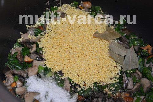 Куліш із пшона з лісовими грибами