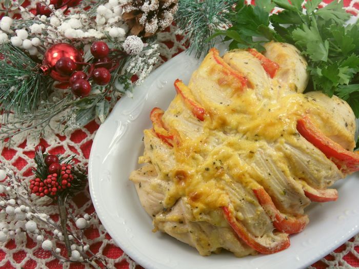 Куряча грудка, фарширована перцем і сиром