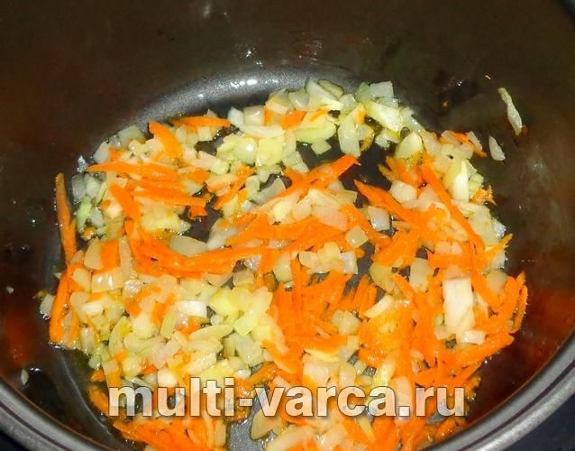 Курячий сирний суп у мультиварці