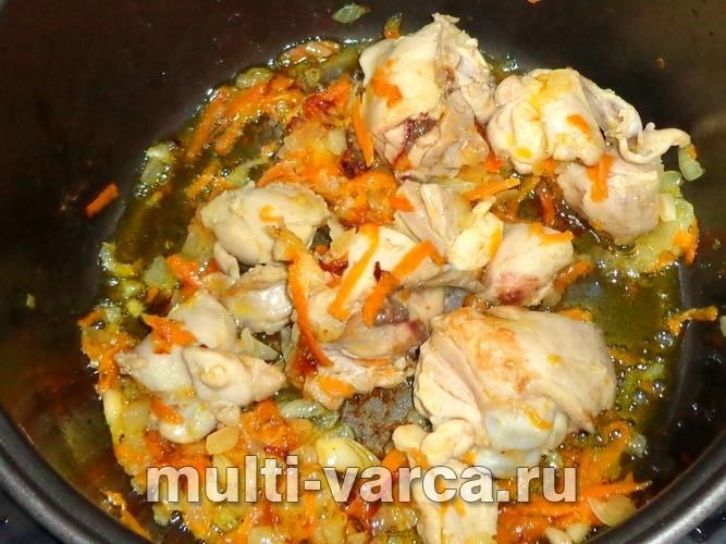 Курячий сирний суп у мультиварці