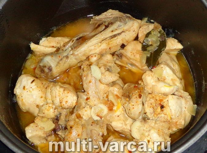 Курка у вершковому соусі в мультиварці